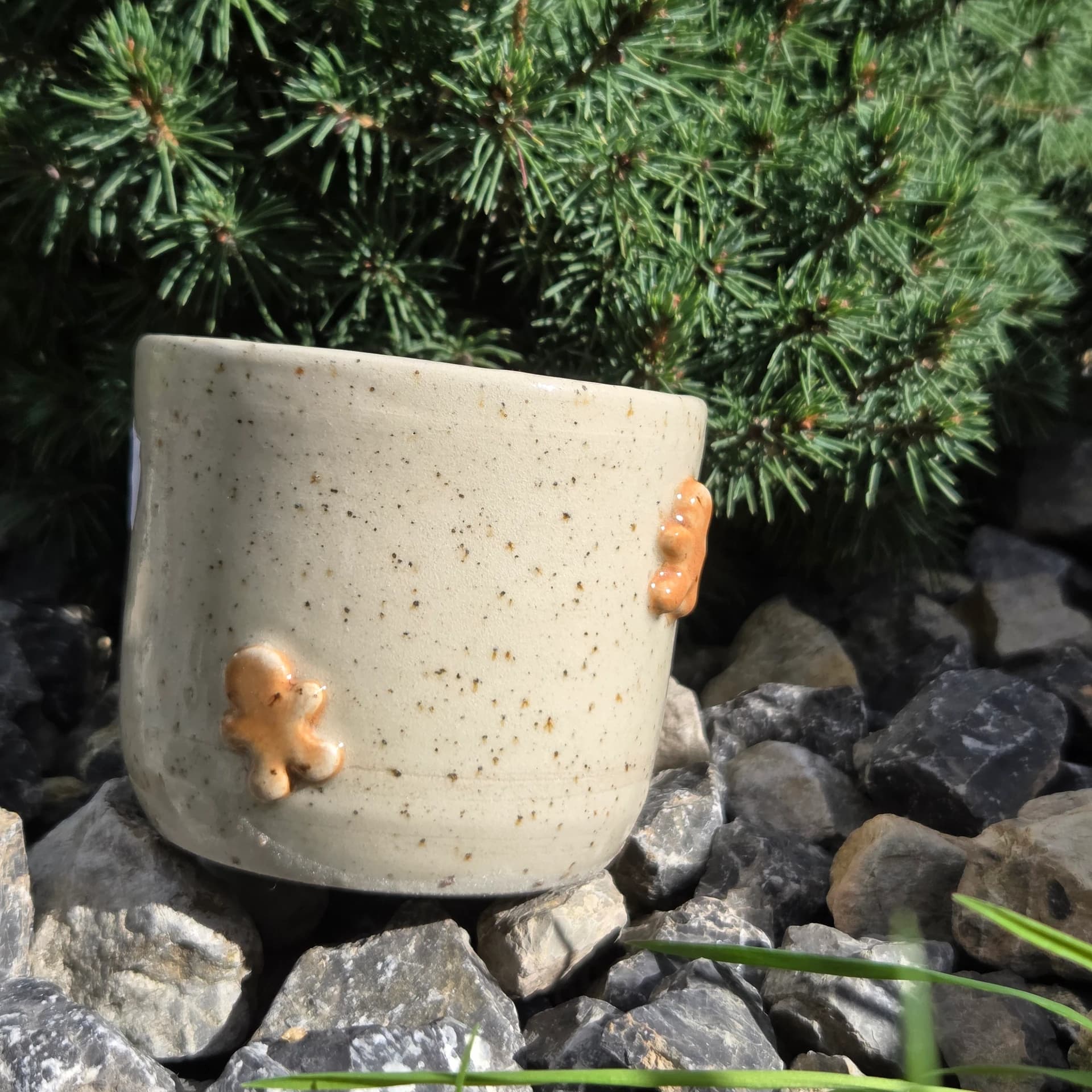 Keramický hrnček / Perníček 3D - cappucino,